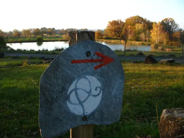 Atelier enfants : fabrication de nichoirs sur le sentier de l'imaginaire "du Magma à la pierre"