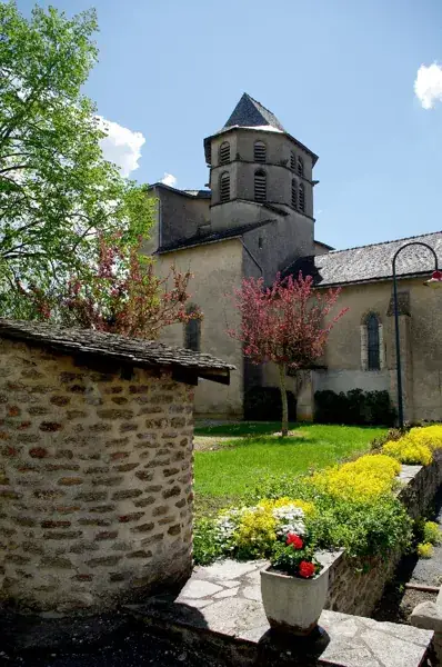 Eglise et objets d'art précieux