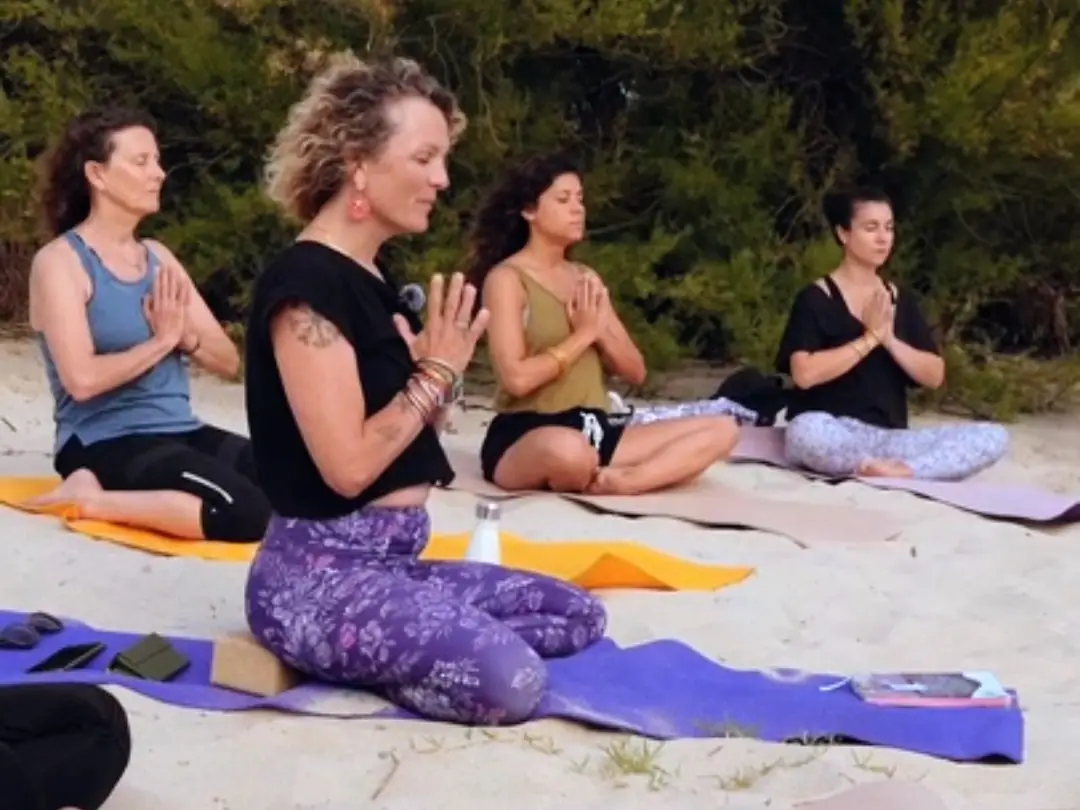Yoga face au bassin