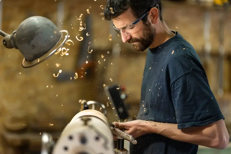 Savoir-faire au rendez-vous - Tournage et sculpture sur bois