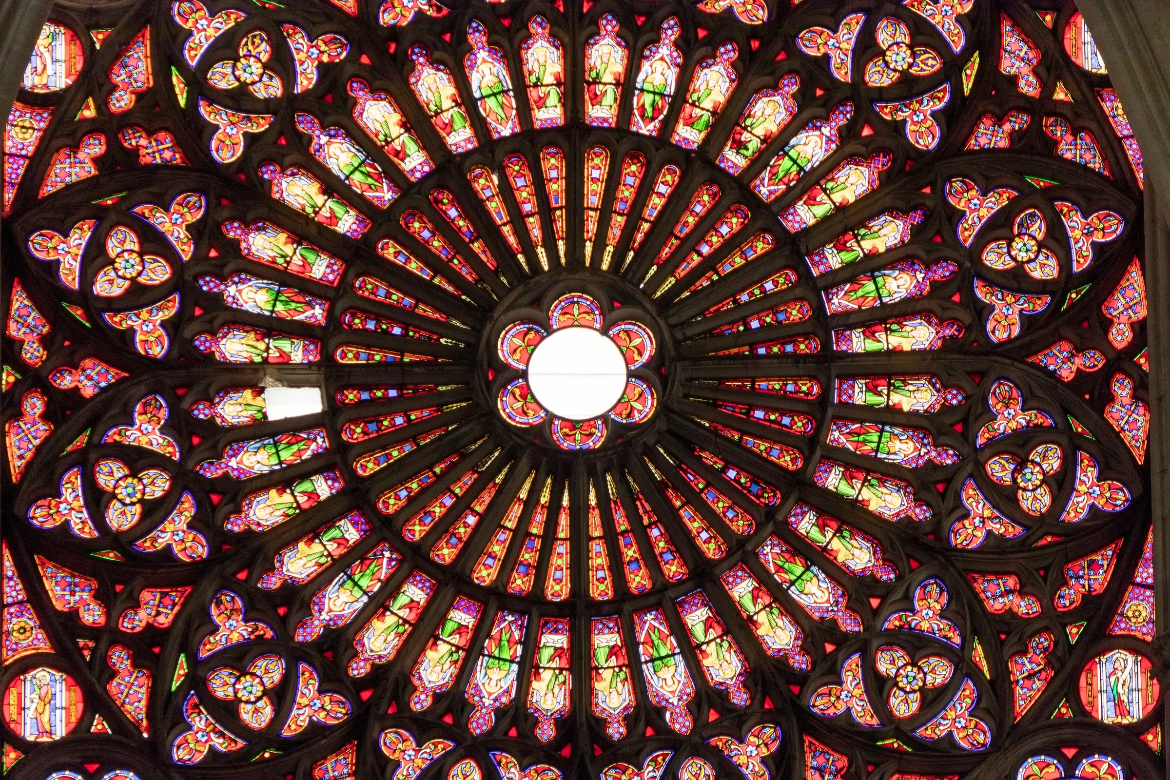 Flânerie - Les chefs d'œuvre du vitrail (Cathédrale St-Pierre et St-Paul &amp; Basilique Saint-Urbain)