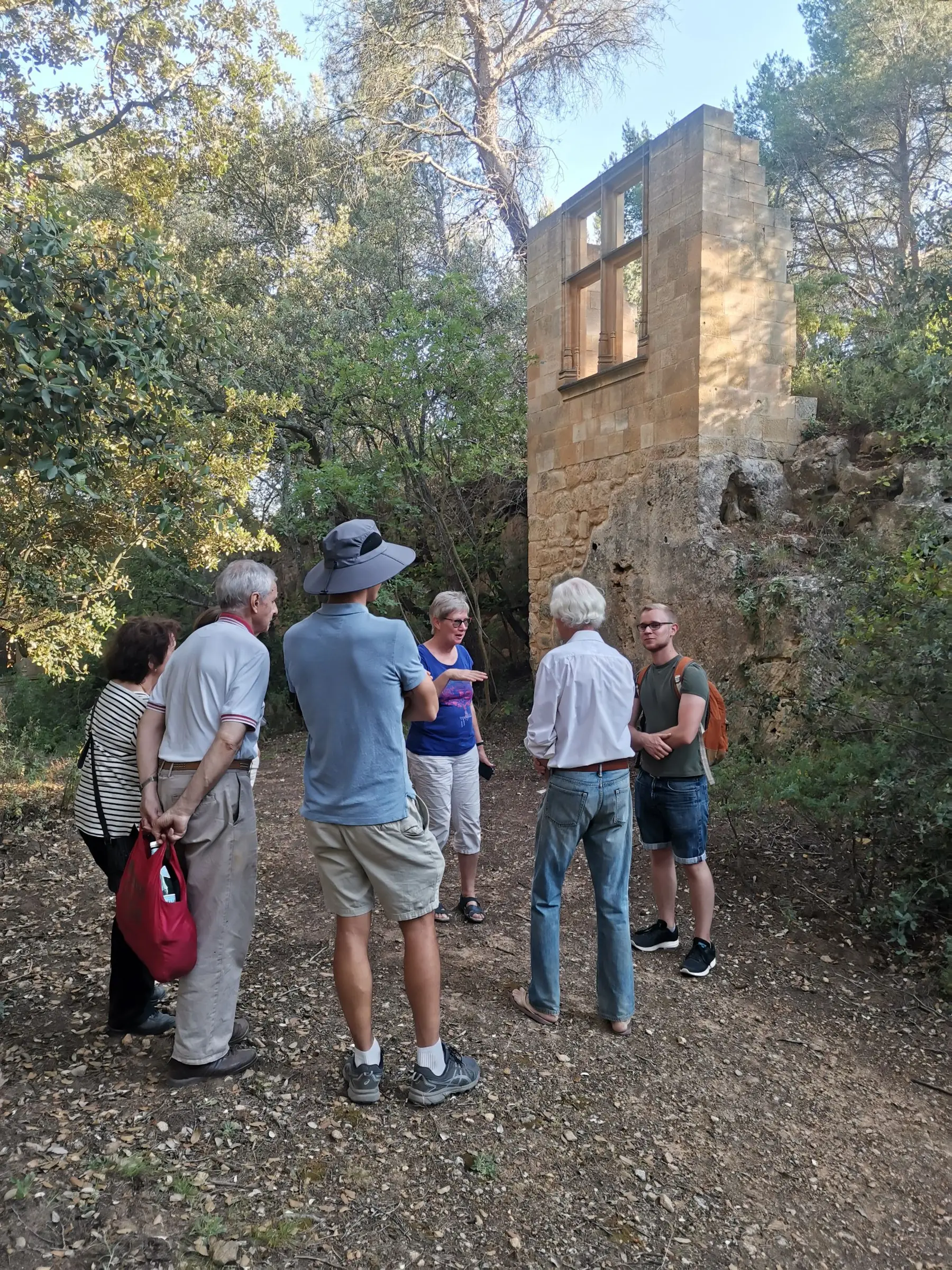 Visite de la carrière de Bibemus et courte pratique taille de pierre