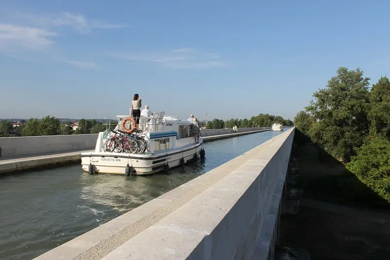 Le Pont Canal