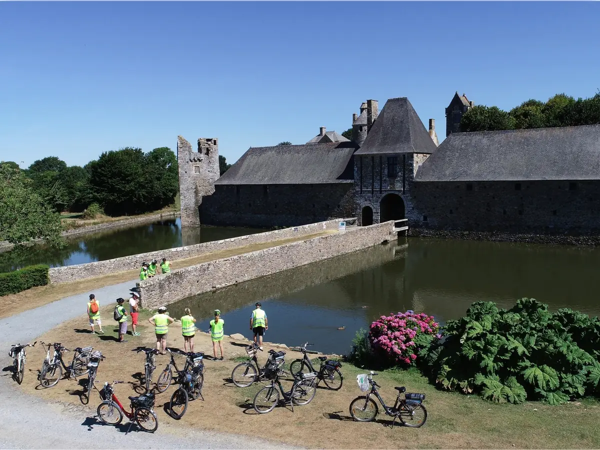 Circuit accompagné en vélo électrique : patrimoine et produits locaux