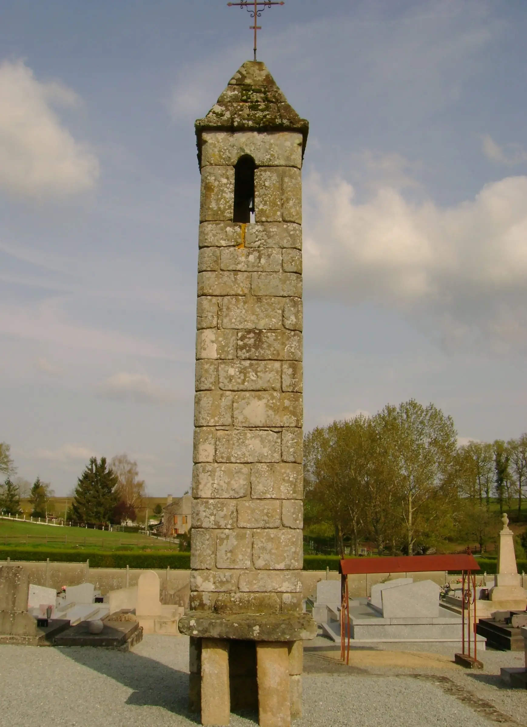 Lanterne des Morts de Saint-Amand-Magnazeix