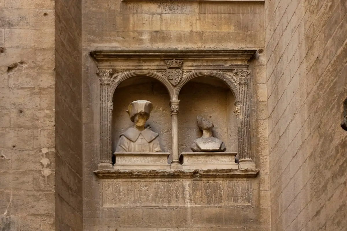 Exposition "La mode au Moyen Âge, élégance et prestige à la cour du roi René ».