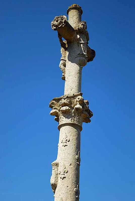 Croix Renaissance de Verseilles-le-Bas