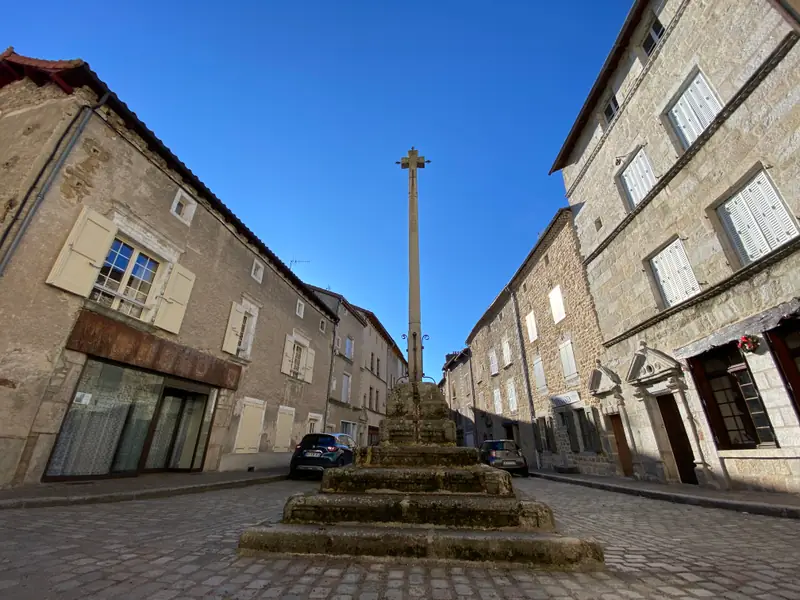 CROIX DE JUSTICE - LE MALZIEU-VILLE