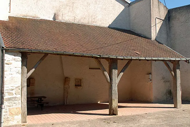 La place Saint-Vincent de Rivière-les-Fosses