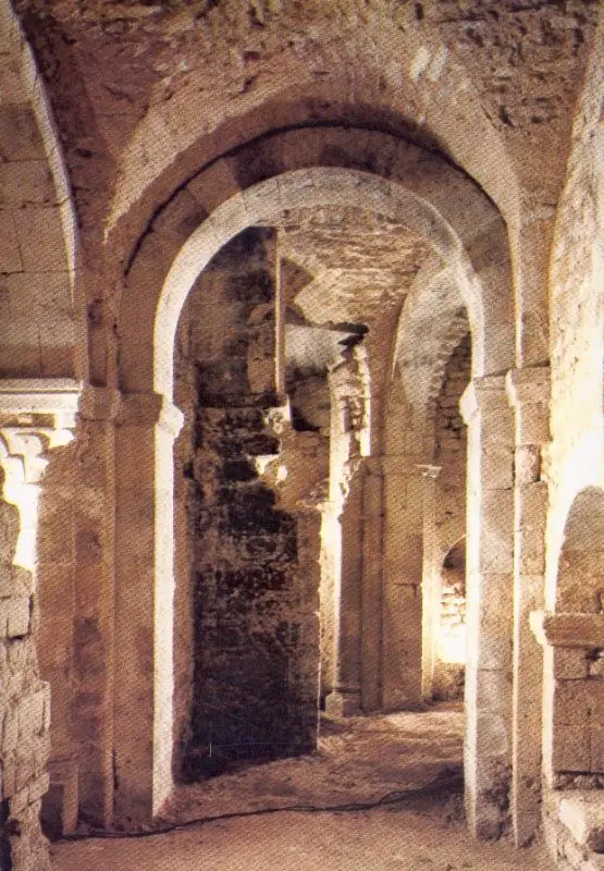 Vestiges de la Collégiale Saint-Georges