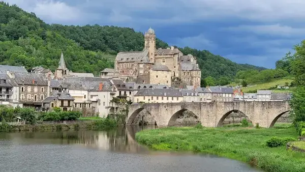 Découverte du village d'Estaing