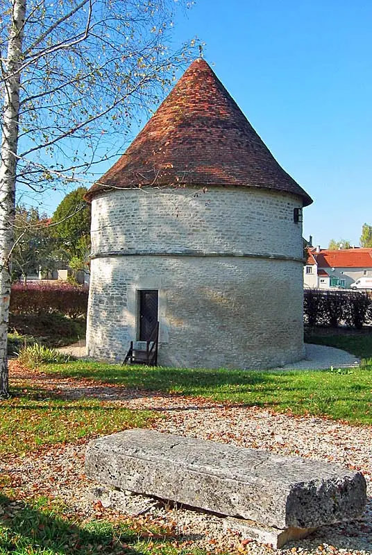 Colombier du Château Champenois à Marac