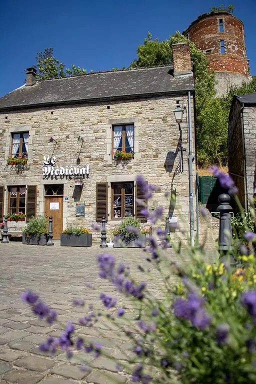 HIERGES, Village Fleuri " 3 Fleurs "
