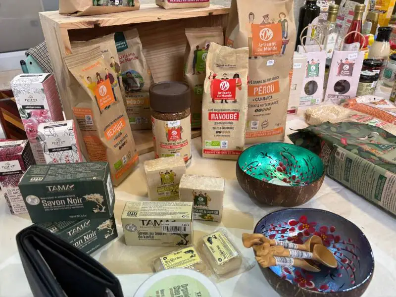 Marché artisanal et saveurs