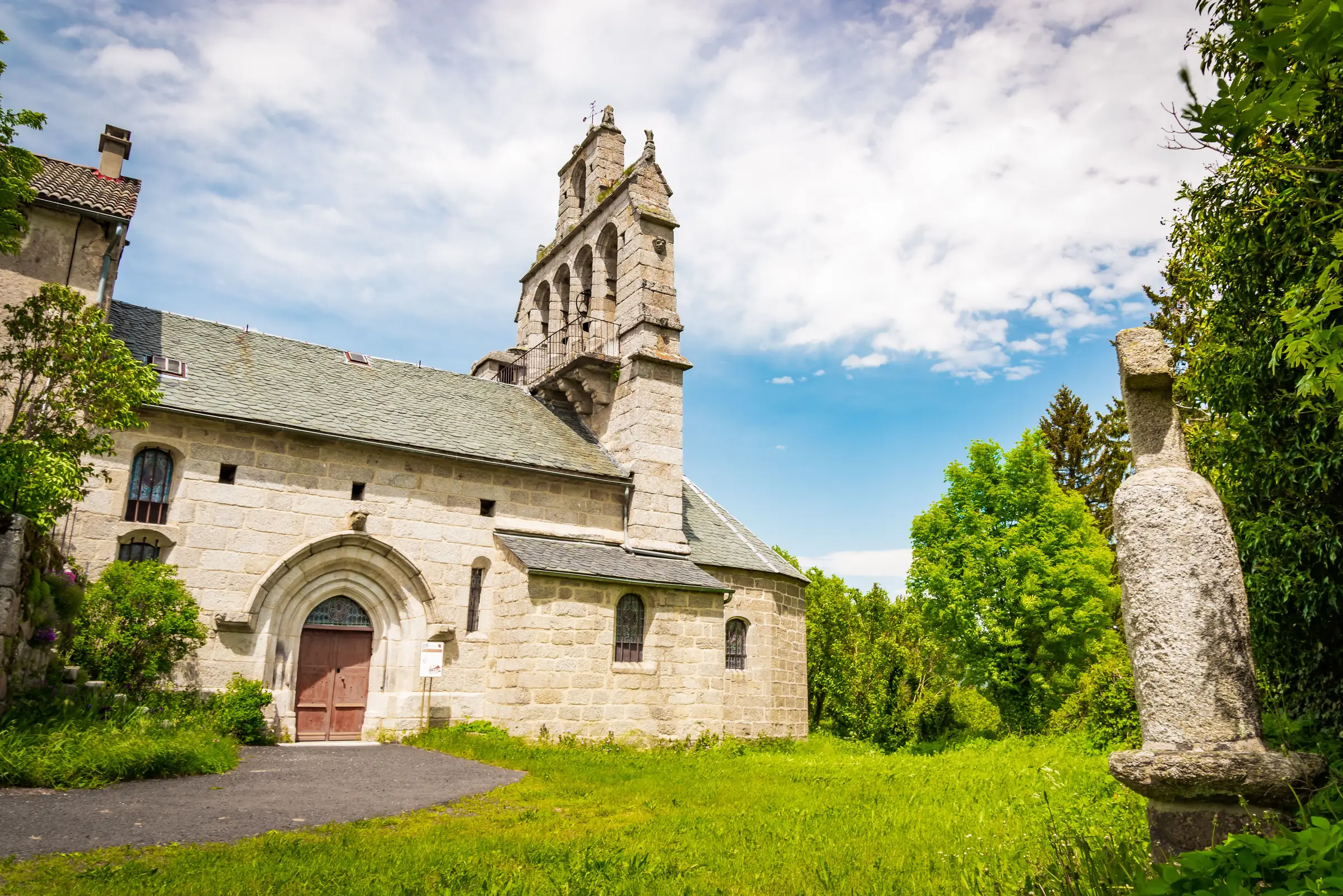 EGLISE SAINT-JULIEN - BLAVIGNAC
