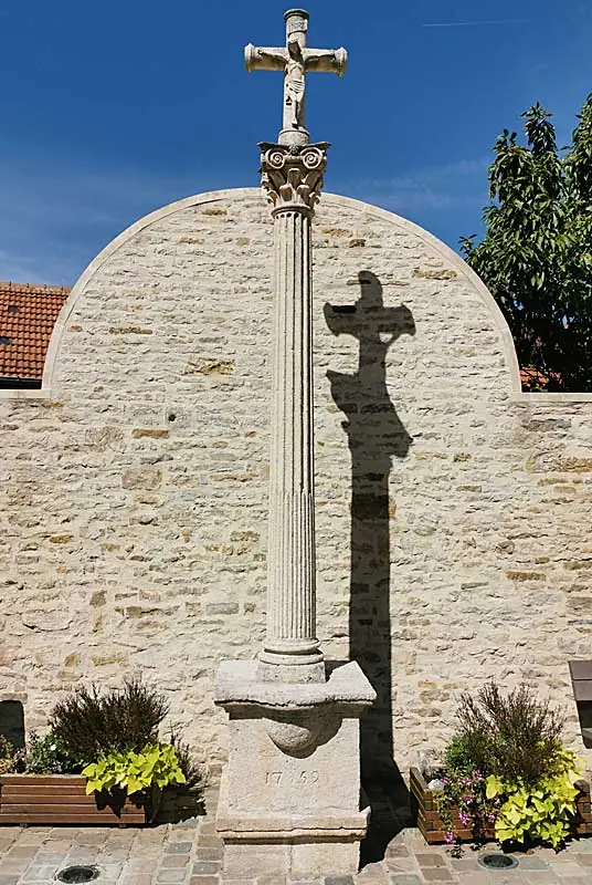 Croix Renaissance de Baissey