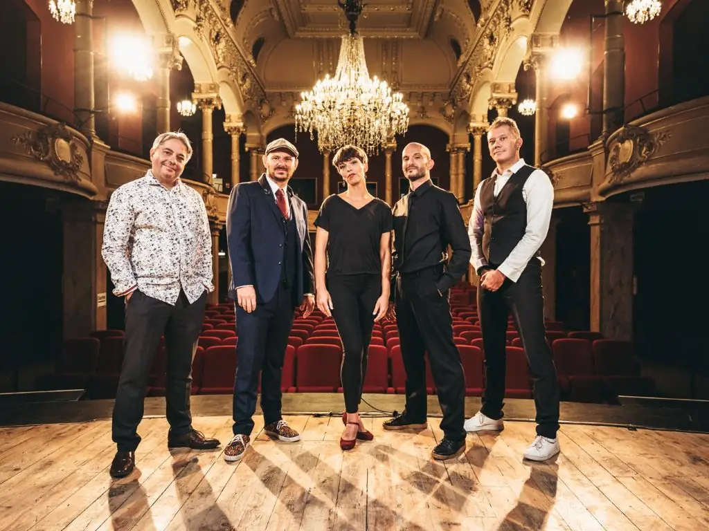 FEET UNE HISTOIRE DES DANSES JAZZ - BOITACLOUS