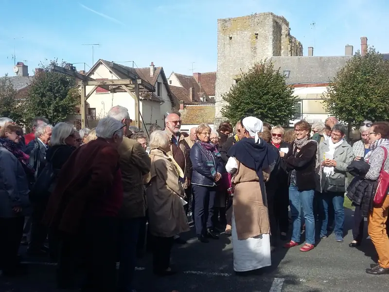 Visite de la cité médiévale de Mennetou
