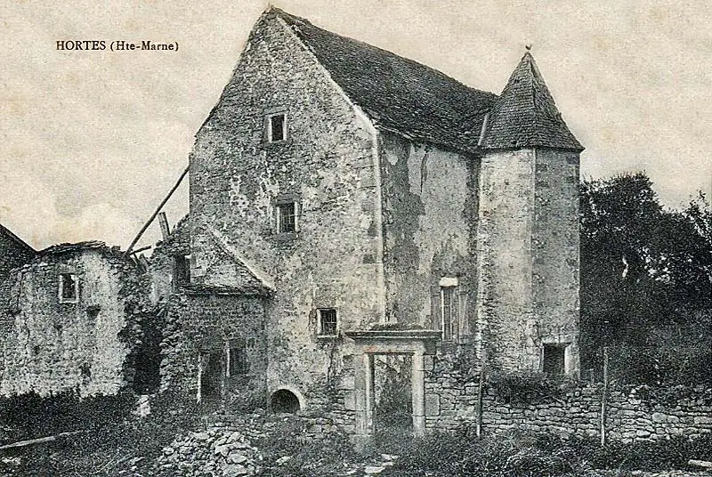 Ancienne maison féodale de Hortes