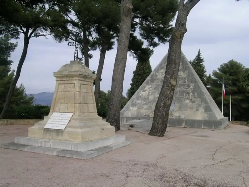 Nécropole nationale de Luynes