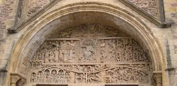 Conques - Visite guidée Groupe - Tympan et abbatiale