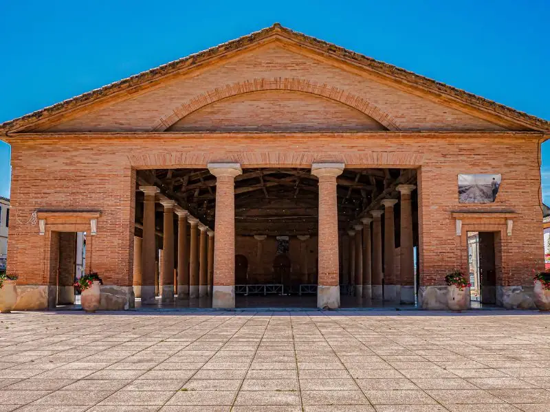 HALLE DE CADOURS