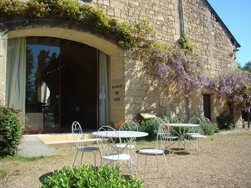 Maison de Pays et visite des extérieurs de l'Abbaye de Seuilly