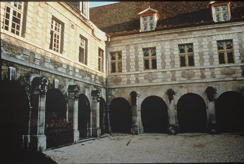 Ancienne Abbaye Saint-Martin-ès-Aires - E.S.A.A