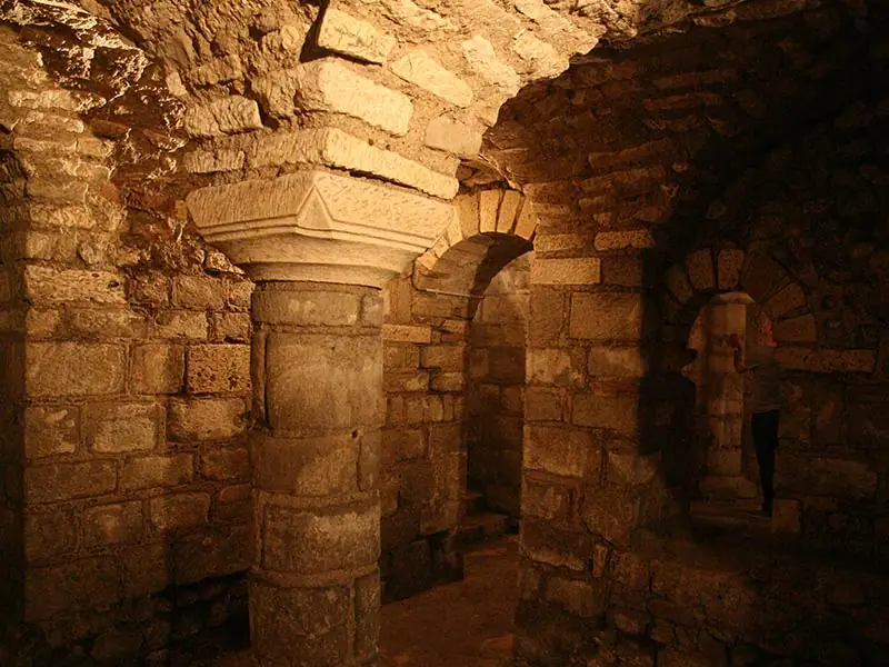 Crypte Saint-Avit