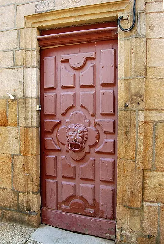 Heurtoirs et portes particulières de Langres