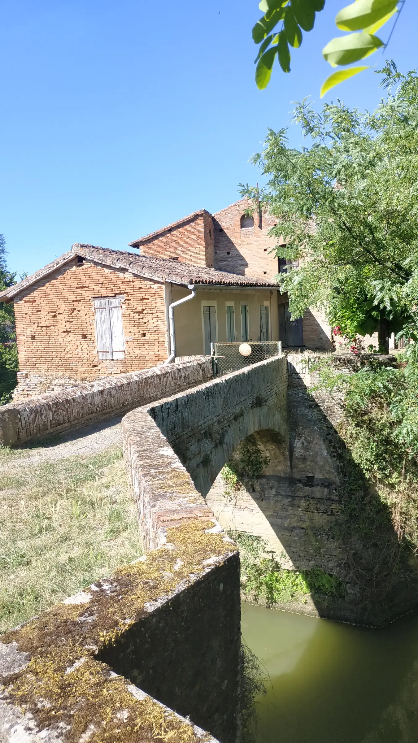 LE MOULIN DE NAGEN ET SA BRIQUETERIE