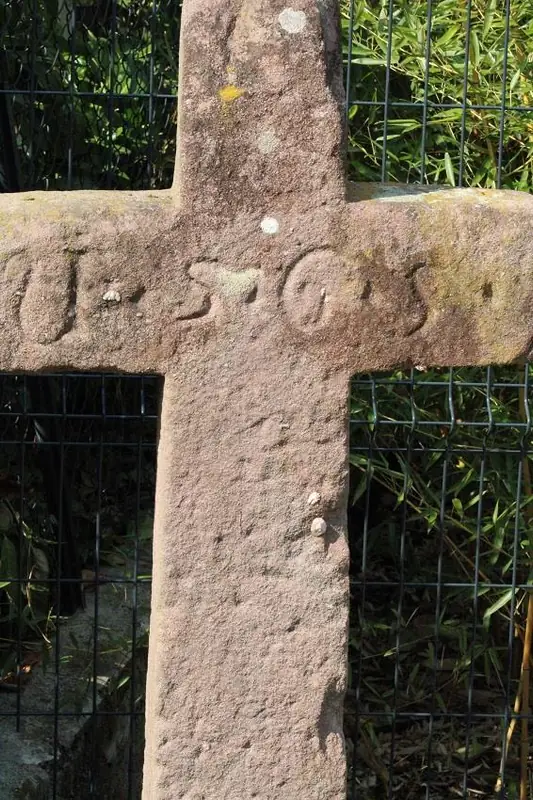 Croix rurale monolithe en grès de 1565