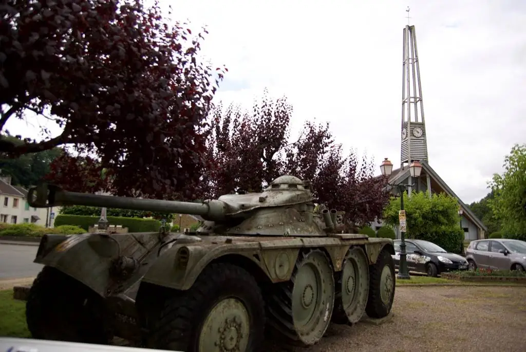 Engin Blindé de Reconnaissance - Place de Daigny