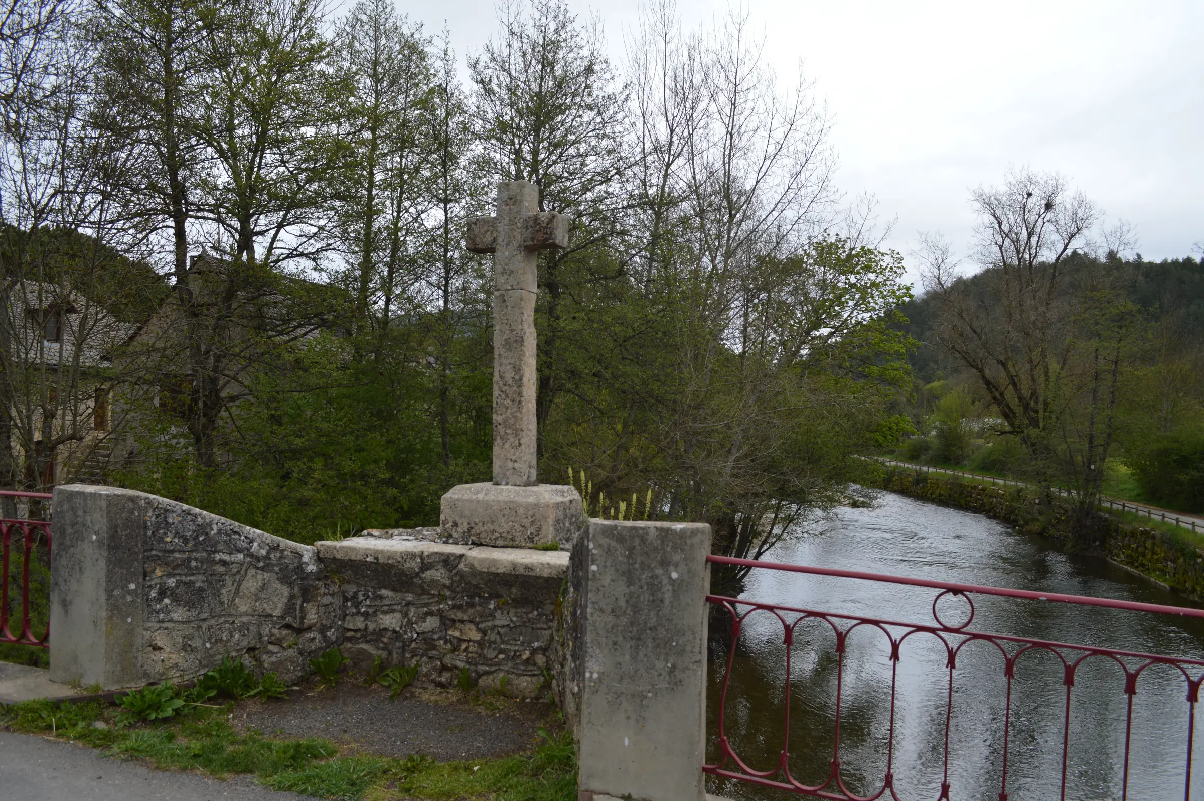 PONT SUR LE LOT