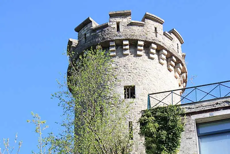 Tour d'Angle et ancien château de Nogent