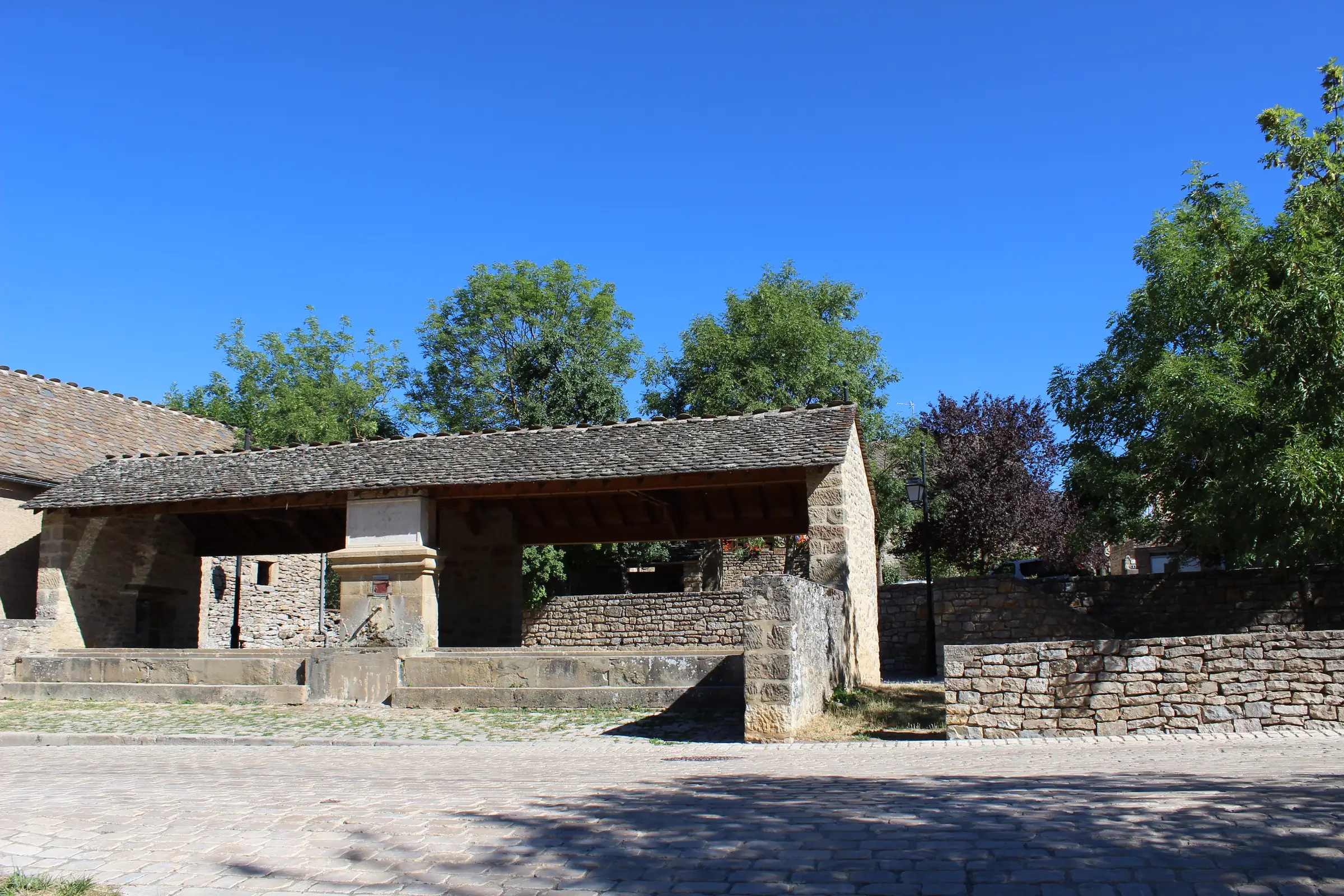 LES HAMEAUX DE MENDE: BAHOURS, CHABRIT, CHABANNES, CHANTERUEJOLS, LE MAS