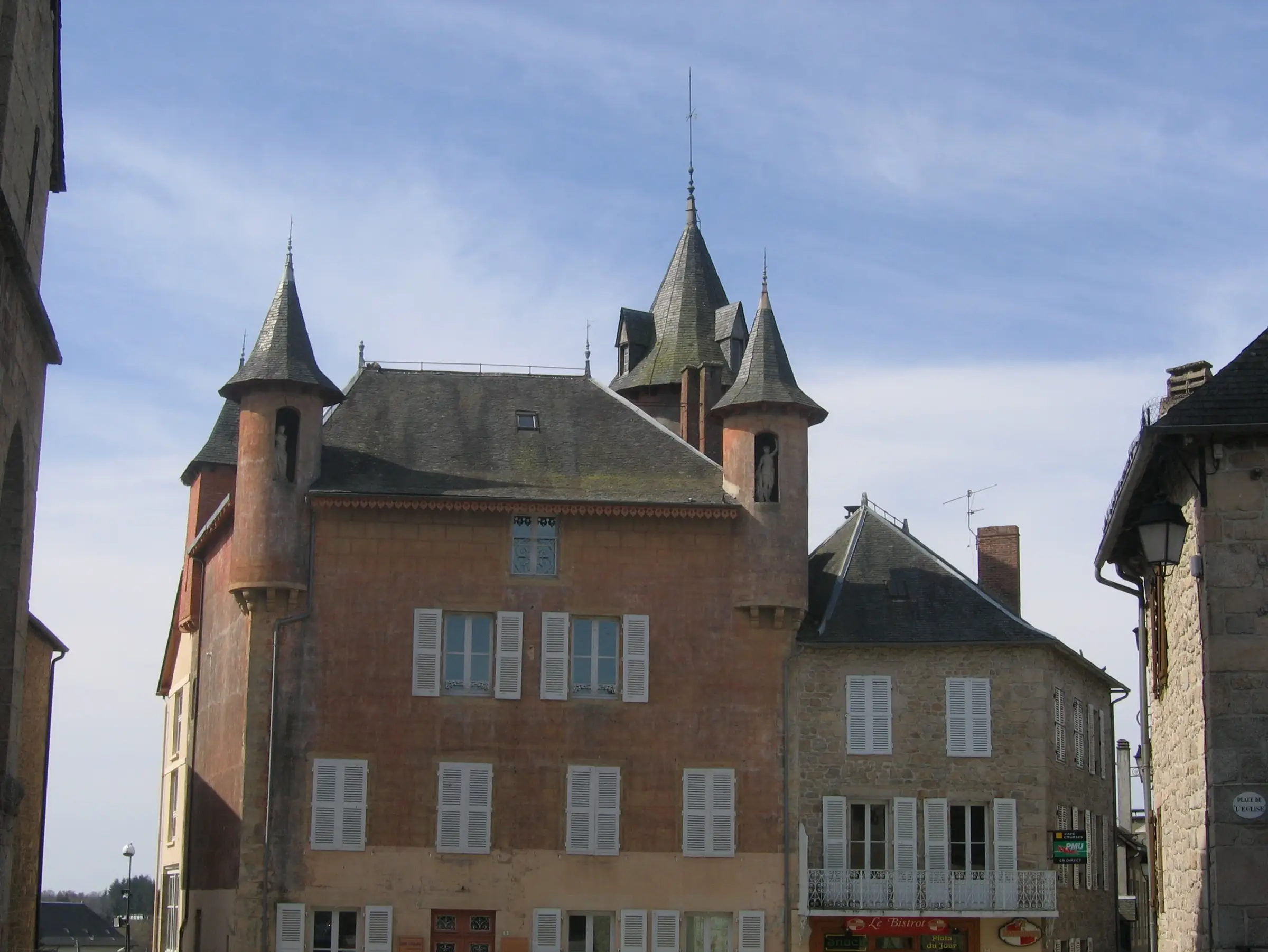 1. Château des Moines Larose