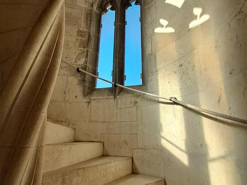 Montée dans la tour sud de la Cathédrale Saint-Étienne de Toul
