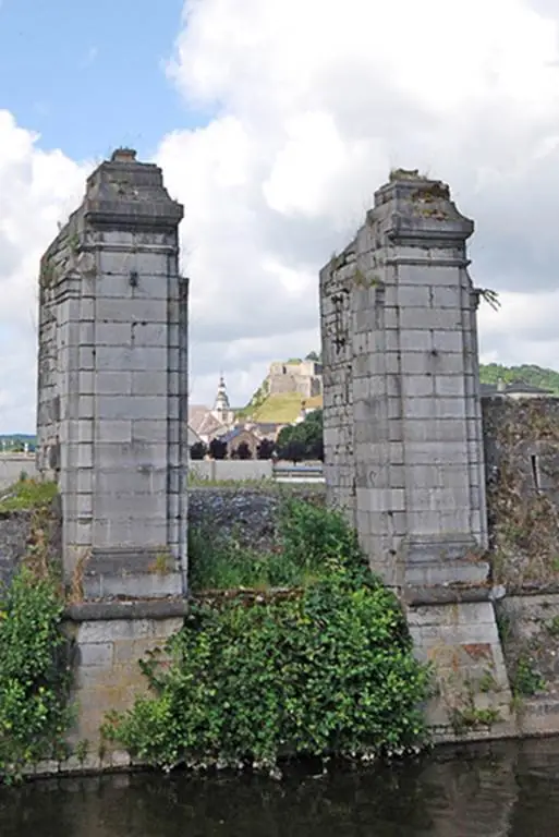 Givet et ses portes