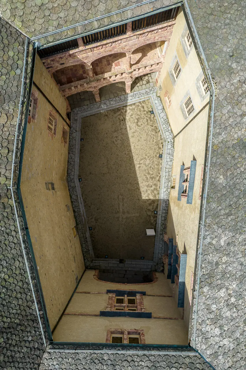 CHATEAU DE SAINT-ALBAN-SUR-LIMAGNOLE
