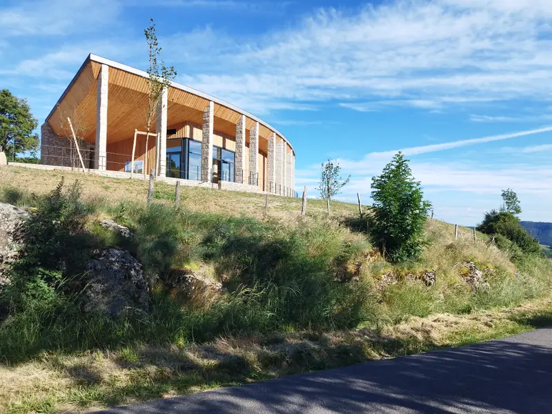 LA MAISON DES MENHIRS DES BONDONS