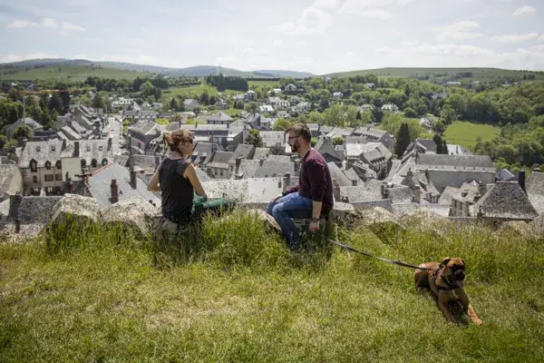 Visitez Laguiole, capitale de l'Aubrac et des couteaux