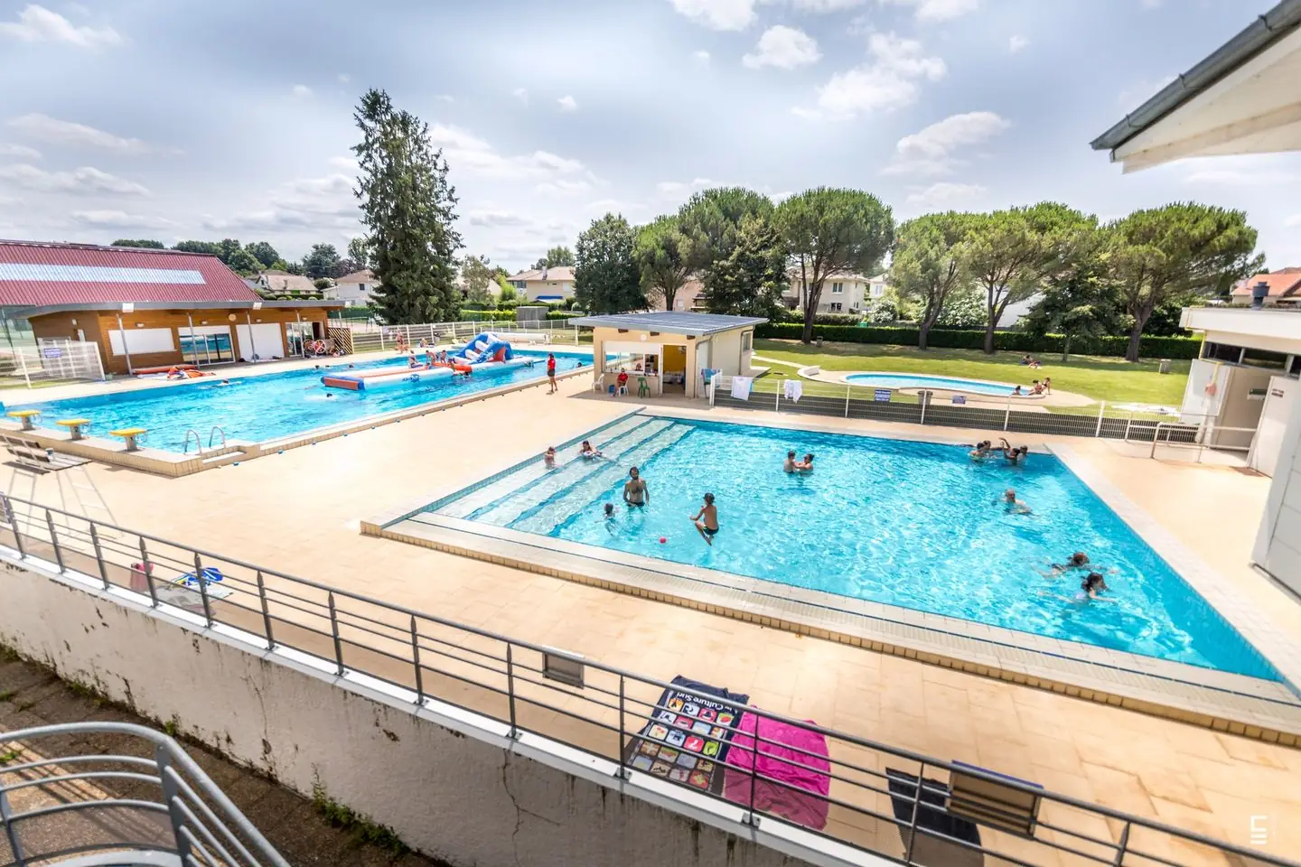 Piscines en fête, structure gonflable géante
