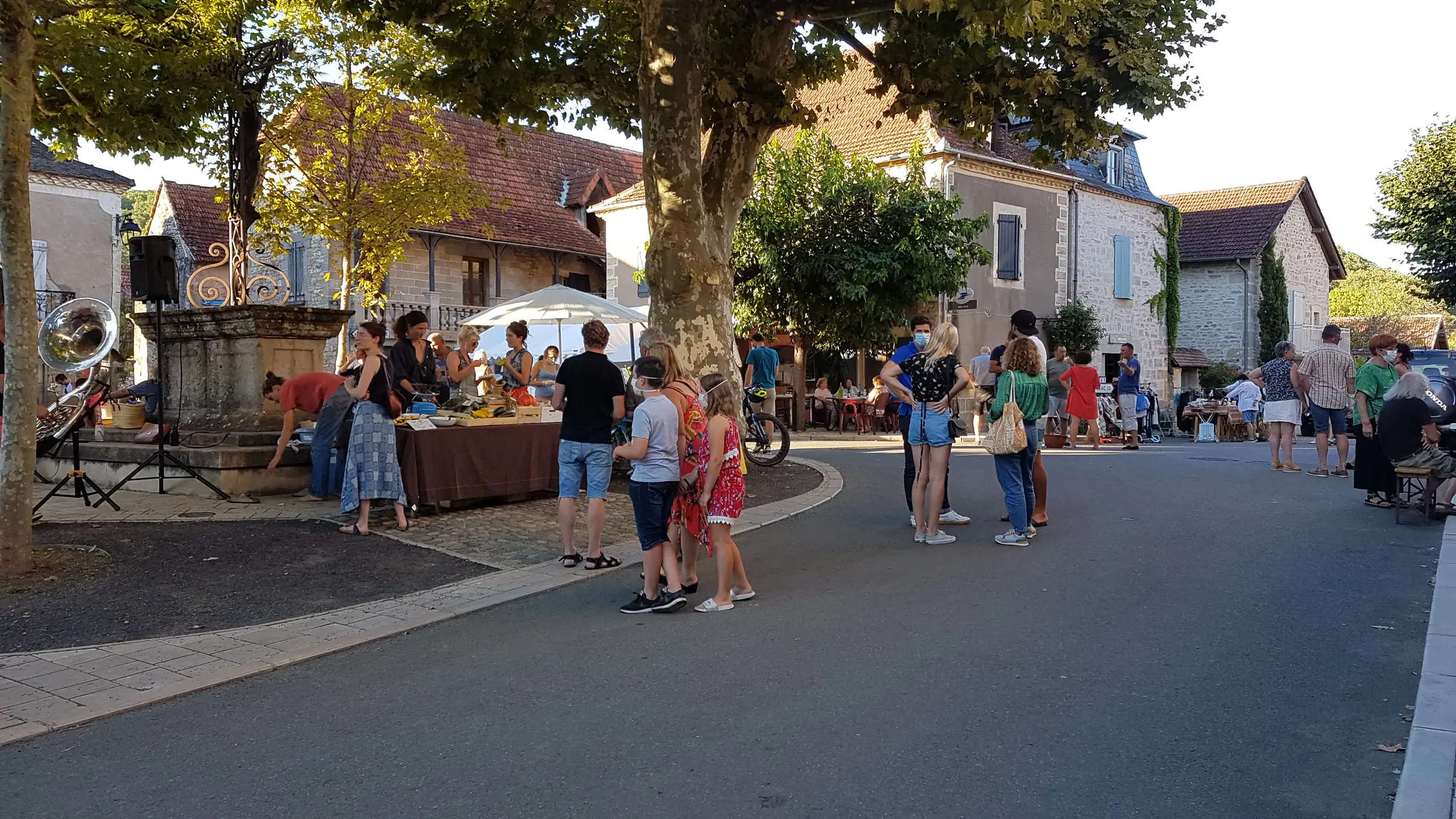 Marché de producteurs à Saint-Pierre-Toirac