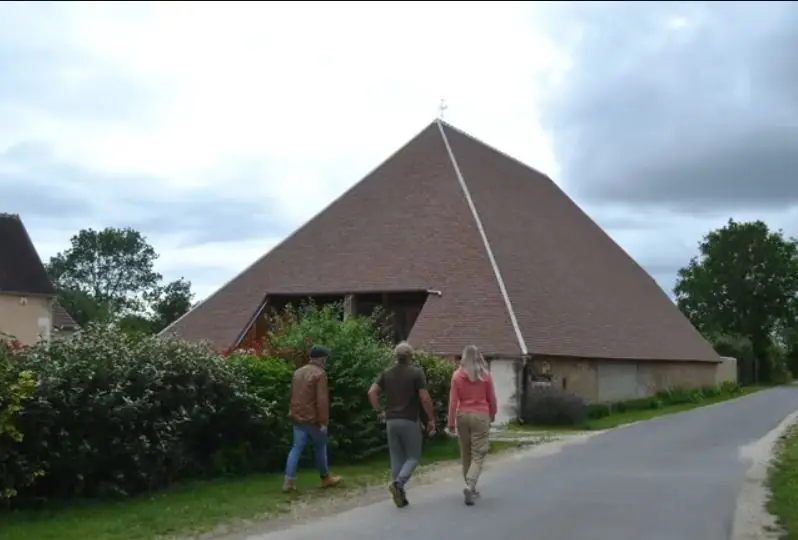 Grange Pyramidale de Récy