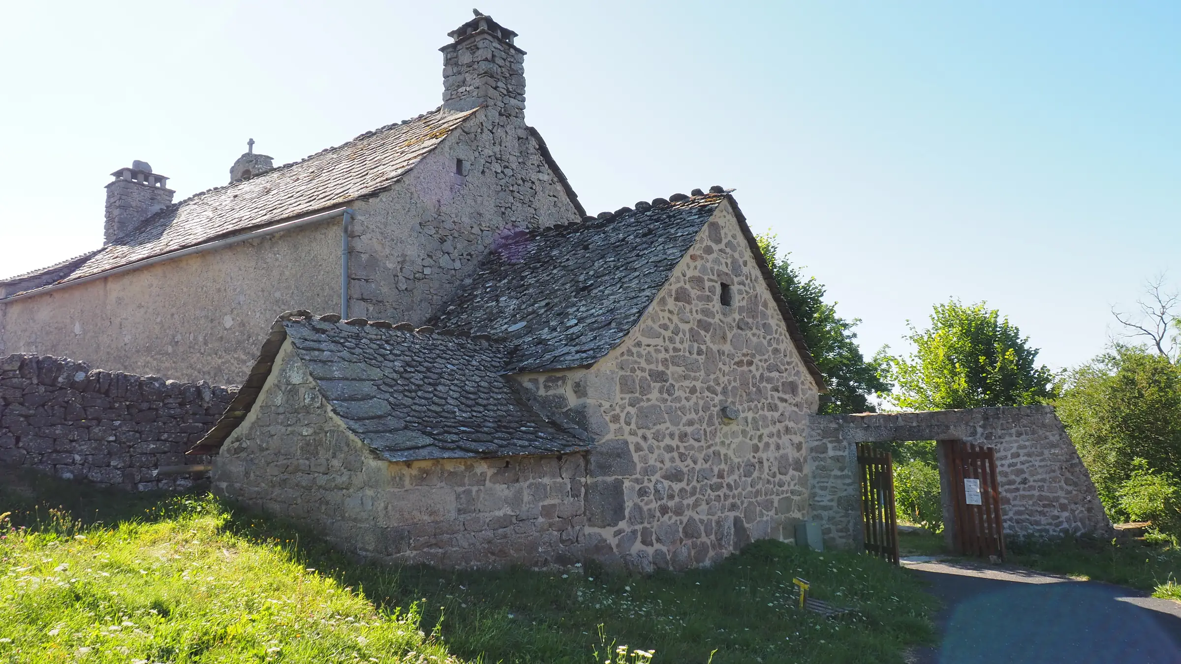 ÉGLISE ROMANE DE SAINTE-LUCIE