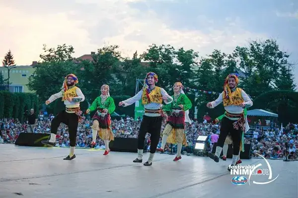 Le Monde en spectacle ( Festival du Rouergue )