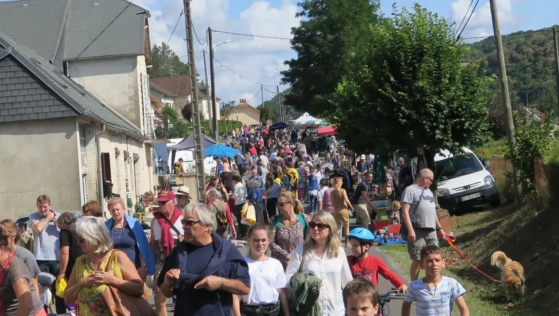Vide-greniers à Saint-Denis-Les-Martel