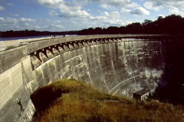 Lac de Pareloup-barrage