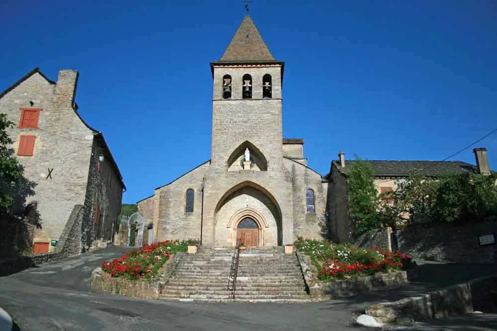 EGLISE SAINT-JEAN-BAPTISTE